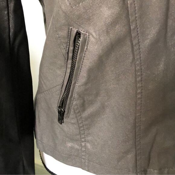 Kut from the Kloth | Two Toned Faux Leather Asymmetrical Jacket Size S - Picture 4 of 14